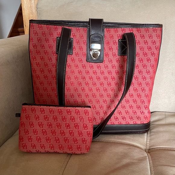 Dooney & Bourke Red DB Logo Pattern Shoulder Bag Tote Canvas wLeather Trim - Picture 1 of 9
